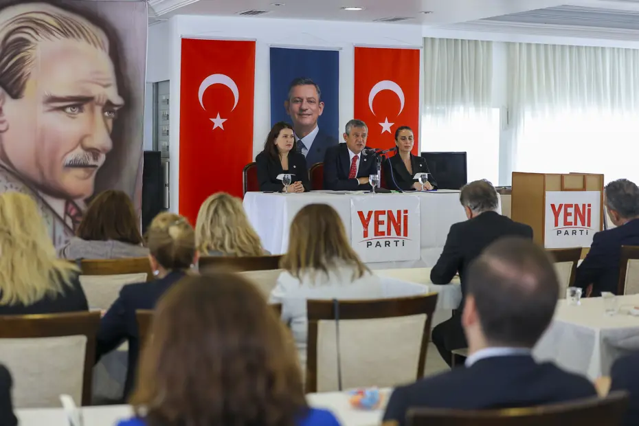 Yeni Parti belediye başkanları