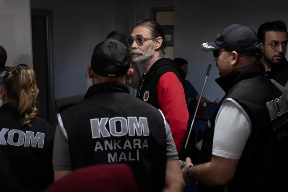 Erdal Beşikçioğlu