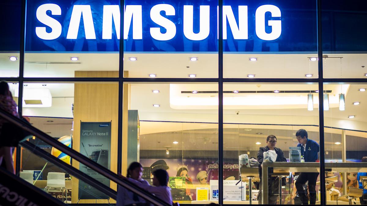 Samsung kulak üstü